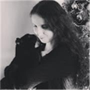 Plurilaureata in lingue e materie umanistiche